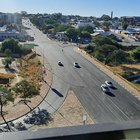 Kingelph Home-stay Windhoek Buitenkant foto