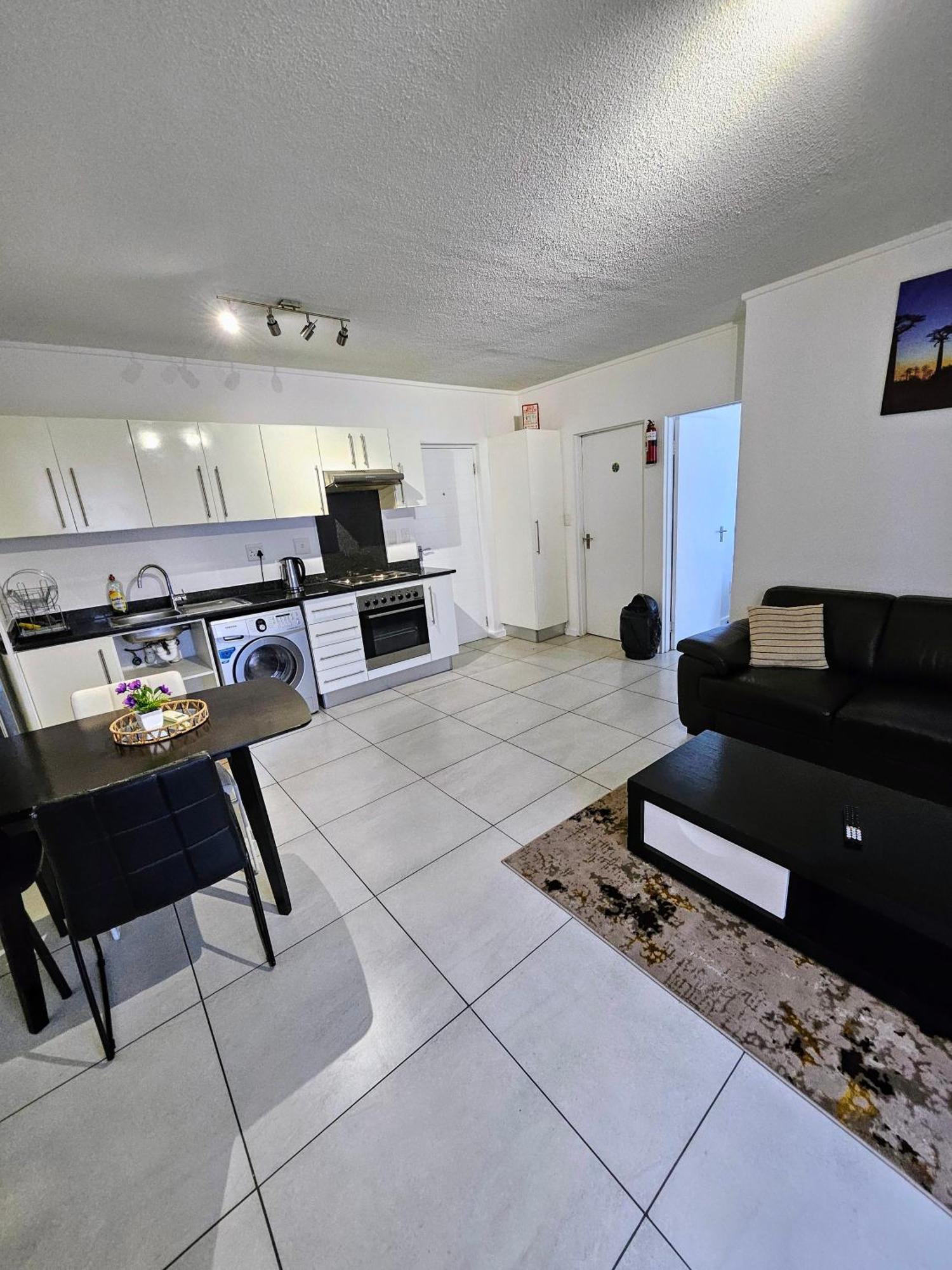 Kingelph Home-stay Windhoek Buitenkant foto